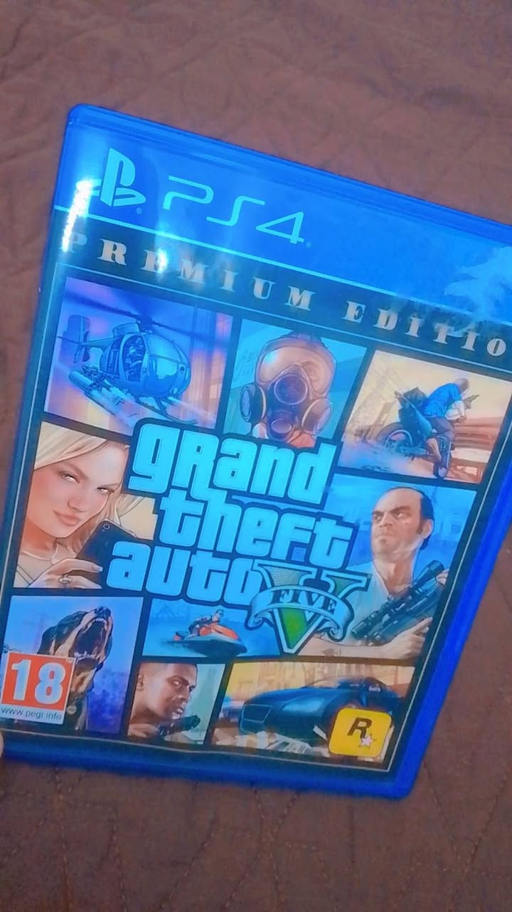 السلام عليكم ps4 ذاكره 500 للبيع 
استخدامه شهرين الجهاز جديد بمعنه الكلمه 
ويا يدات 3 
فيشه HD
شاحنه يدات عدد 2
يو بي اس 
قرص درايفر 
وبي فيفه طوبه
السعر 250 وبي مجال 
مكاني بغداد حي الاعلام
***********
