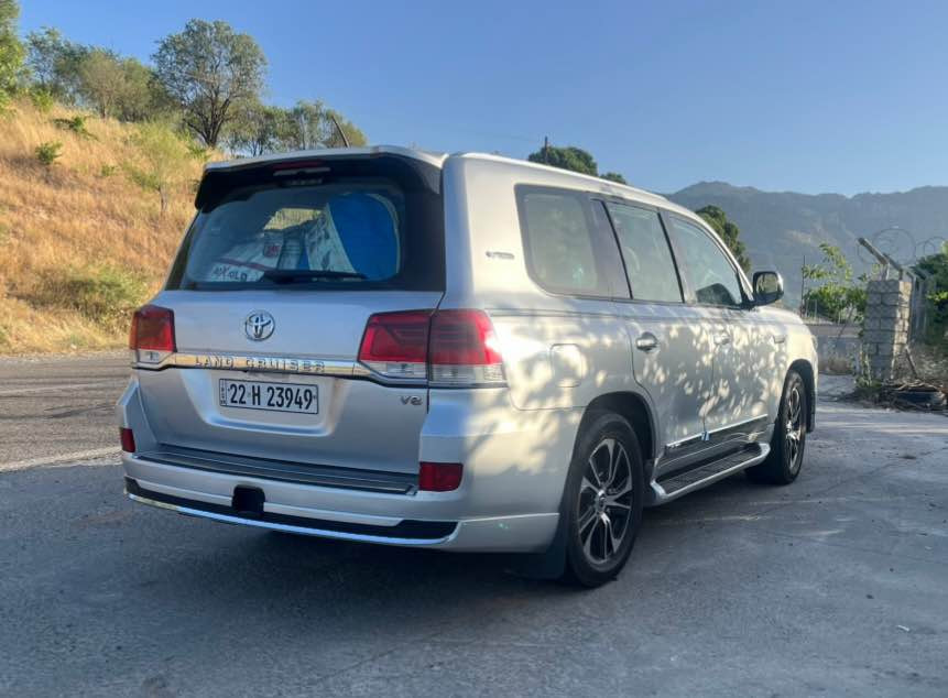 جكساره موديل 2011 محدث 2021
لون سلفر كير ومحرك شرط 
محرك V8 كاز ديزل D4توربو ما مفتوح 
سياره بدون ضرر صبغ حيزام للجماليه 
شاشه كاميرا مواصفاته معروفه 
حصه كاز بي سياره رقم اربيل  بسمنه شرط 
تحويل وغرامه 
وسعر مناسب جدا 
خابر وتدلل 
*********** Singapore
