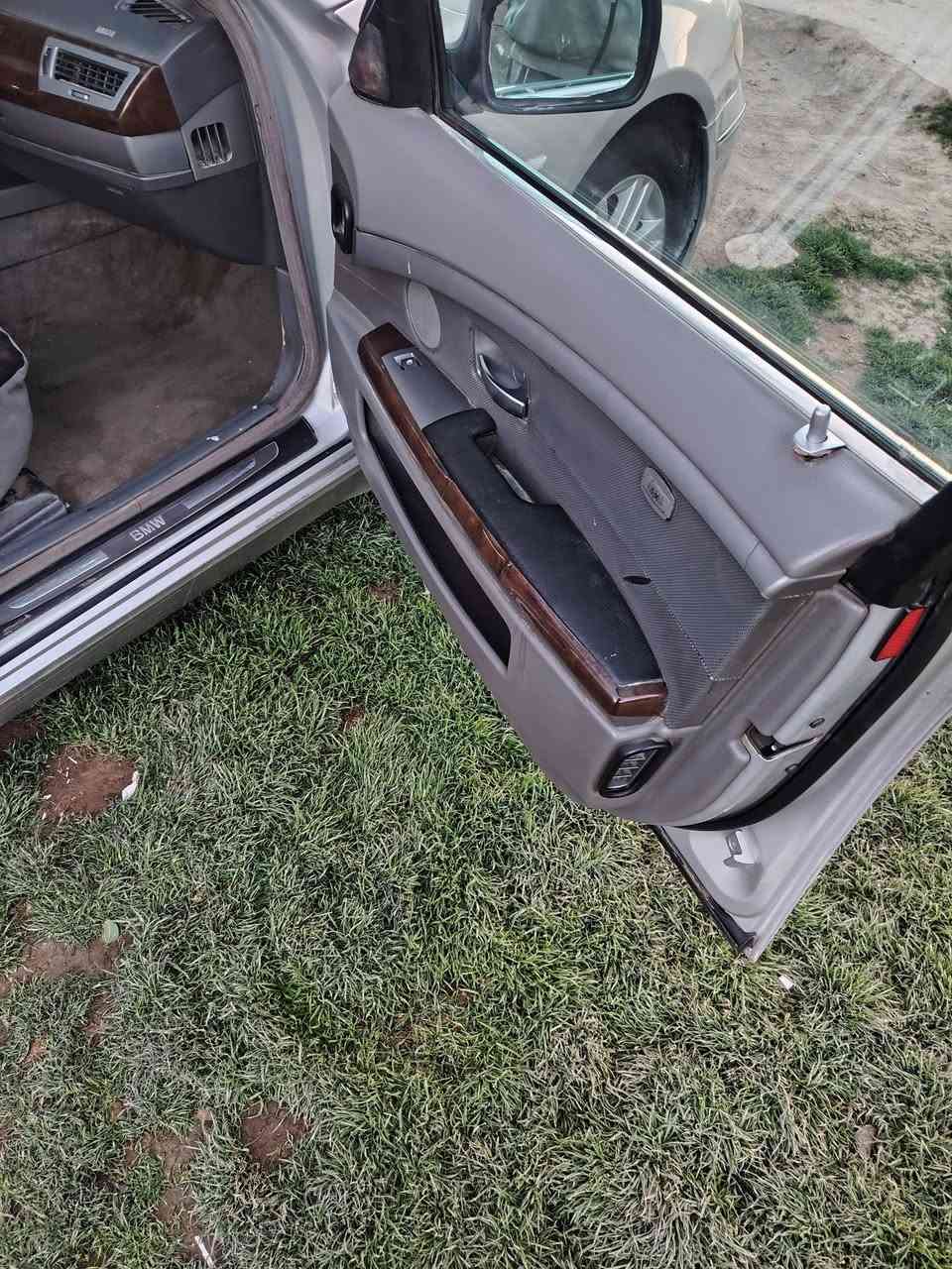 لبيع باخره موديل ٢٠٠٠٤ سياره خليجي كفاله عامه بس المكينه كايمه رقم أنبار مشروع وطني عدي بيهه وكاله عامه ام الباركود سياره كلش نضيفه بس معتاز وأريد ابيع السعر ٩٠وبيهه مجال شويه العنوان بغداد ابوغريب رقم الهاتف *********** هاذه ***********
