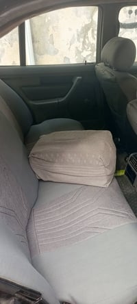 سياره بلدي 520 كير عادي سعره 50 وبيه مجال الطواصل على ارقامي 075081654...