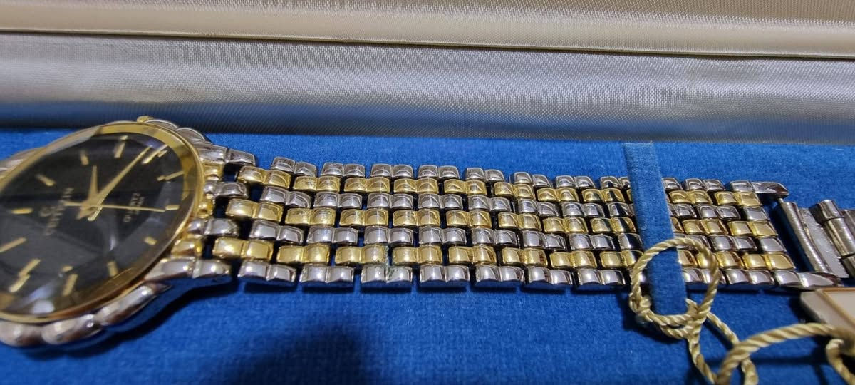 السلام عليكم للبيع ساعة سعر 75 الف


**إذا كنت صاحب هذا الإعلان وتريد حذفه لأي سبب، رجاءا أرسل رسالة إلى الدعم الفني**