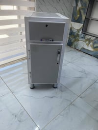 ميز جديد لبيع بدون قفل سعرة ٦٠  لاتصال 07716440284