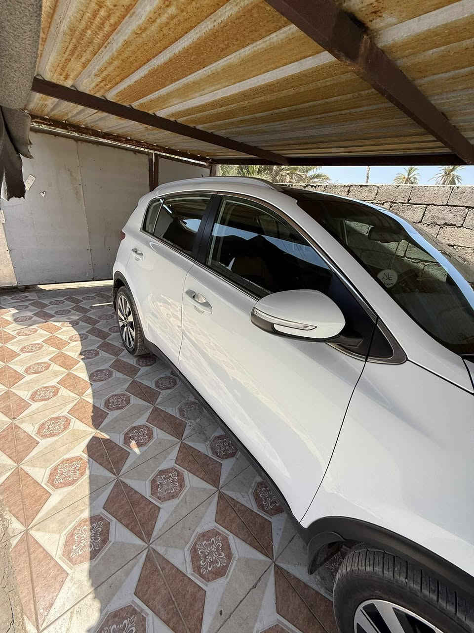 سبورتج 2018 رقم انكليزي بأسمي وسنويتها لـ 2029 مكفولة من الصبغ والضربة عدا شخط تحت الابواب من الجهتين. 184 وبيها مجال، واذا مراوس بسبورتج موديل اعلى.
***********
