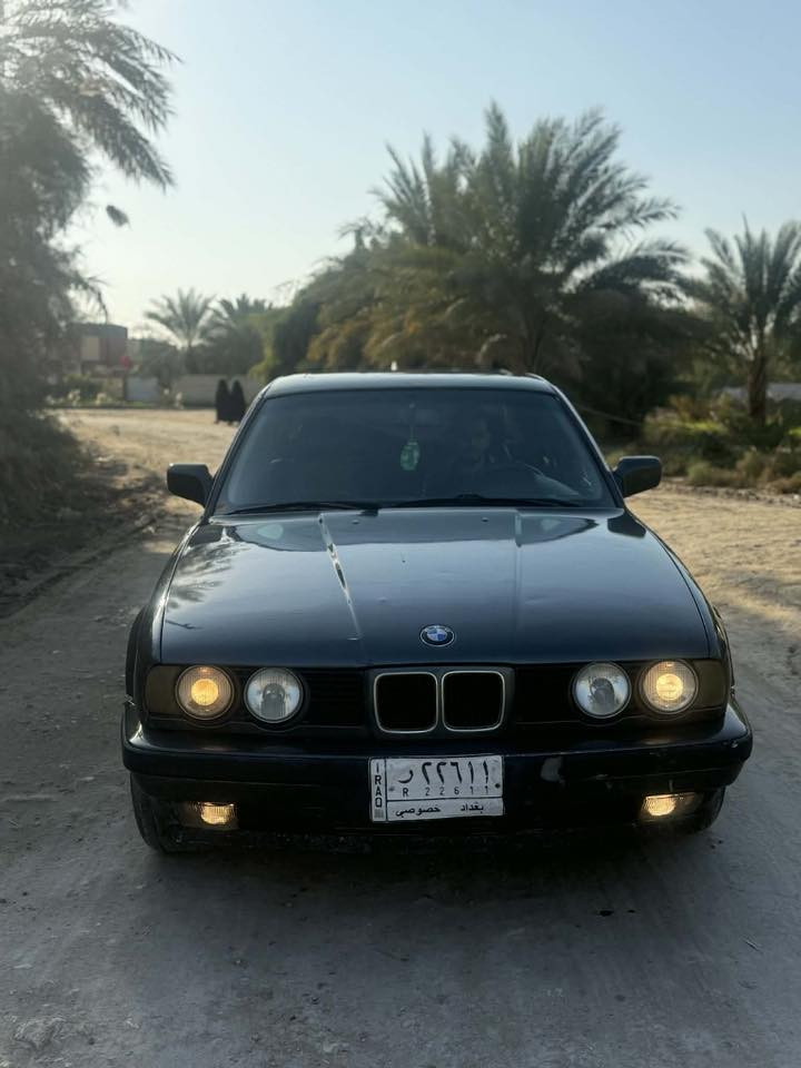 بي ام دبلو للبيع 535 كير عادي موديل ٨٩  مكينه وكير مكفولات ومكفوله من الحادث السياره حداديه كامله مكمله دبلات مبدلات  مبدلات سستم صوت منضومه كامله السياره متعوب عليه هواي السعر ٤٥وبيه محال قليل سنويه ٢٧تنتهي غرامه مصفره صاحبه يريد مداور 
***********
