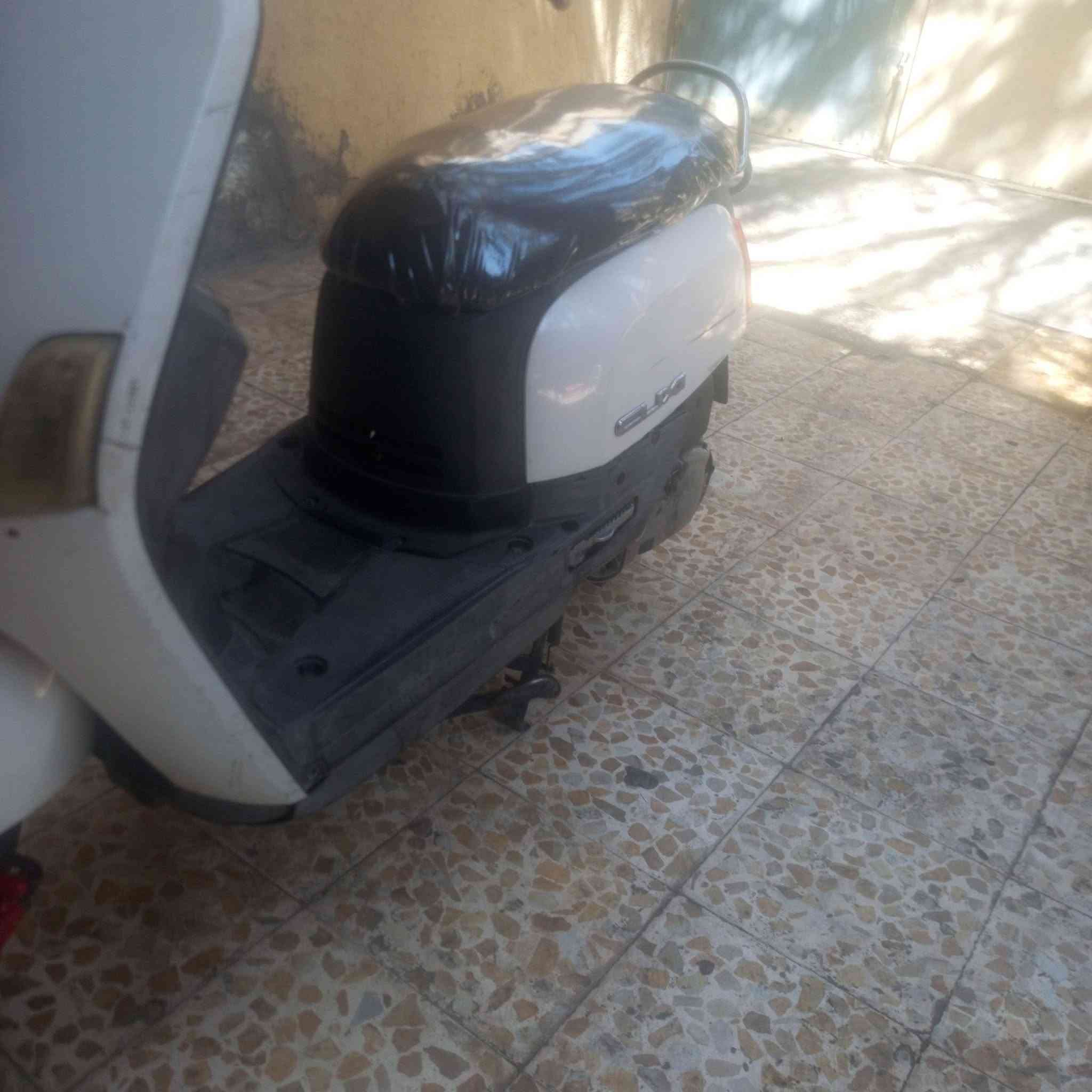 السلام عليكم بوليس كابريتر  صالها 4 اشهر طالعه دراجه

 كامله من كل الجهات مكينتها اتخبل  كفرات ختم واحد ويا المكينه فقط امبدل  ولفات 
 
السعر 575 وبها مجال بصيط 

مكاني كربلاء 
الحر 
***********
