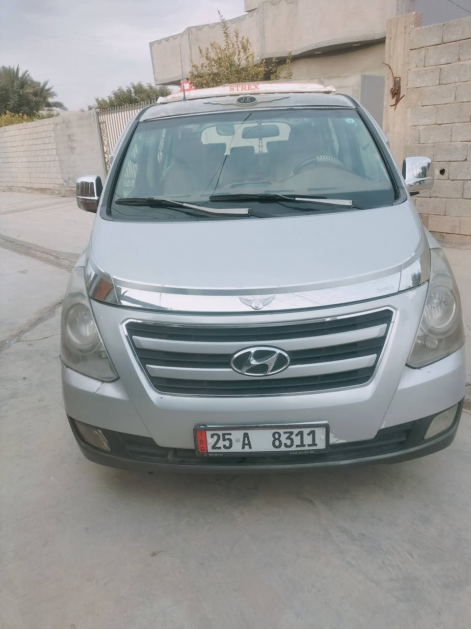 السلام عليكم ورحمة الله وبركاته 
للبيع سيارة ستاريكس موديل 2009 مكفولة صبغ حزام للجمالية خيط بخار بدون تنقيص تايرات جدد بطارية جديدة تبريد تدفئة فول سقف و ارضية مغلفة جديد الشراي يخابر ***********
