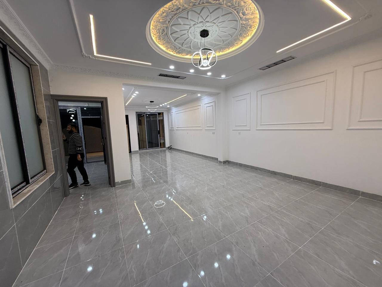 منزل للبيع في أربيل منطقة خمسه حصاروك 150م قرب سوك زيلان مقابل حديقة 
يتكون:-
5غرف
أستقبال
صالة
مطبخ
مجموعة صحيات 
للاستفسار:-
***********
***********
***********
**********************
في حال لم يتوافق العقار مع رغبتكم او لم يكن بقدر امكانيتكم زوروا موقعنا على تلكرام للتصفح على اكثر عدد من العقارات المتوفرة•https://t.me/miran_48
