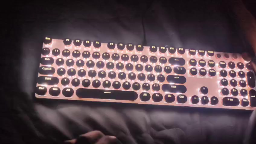 كيبورد بهذا شكل ميكانيكي لون ذهبي مع نشره ضوئية ويه ضغطة كل زر هذا التصوير بليل بدون اضوية


**إذا كنت صاحب هذا الإعلان وتريد حذفه لأي سبب، رجاءا أرسل رسالة إلى الدعم الفني**