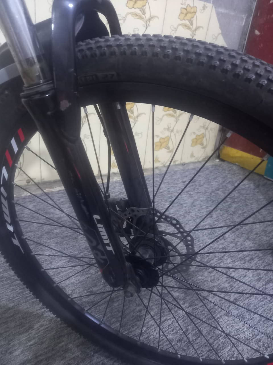 سلام عليكم
بايسكل جبلي بعده ماماشي زيرومانازل تايره عل تبليط
حجم 26سعر150وبي مجال عنواني المعقل
***********
