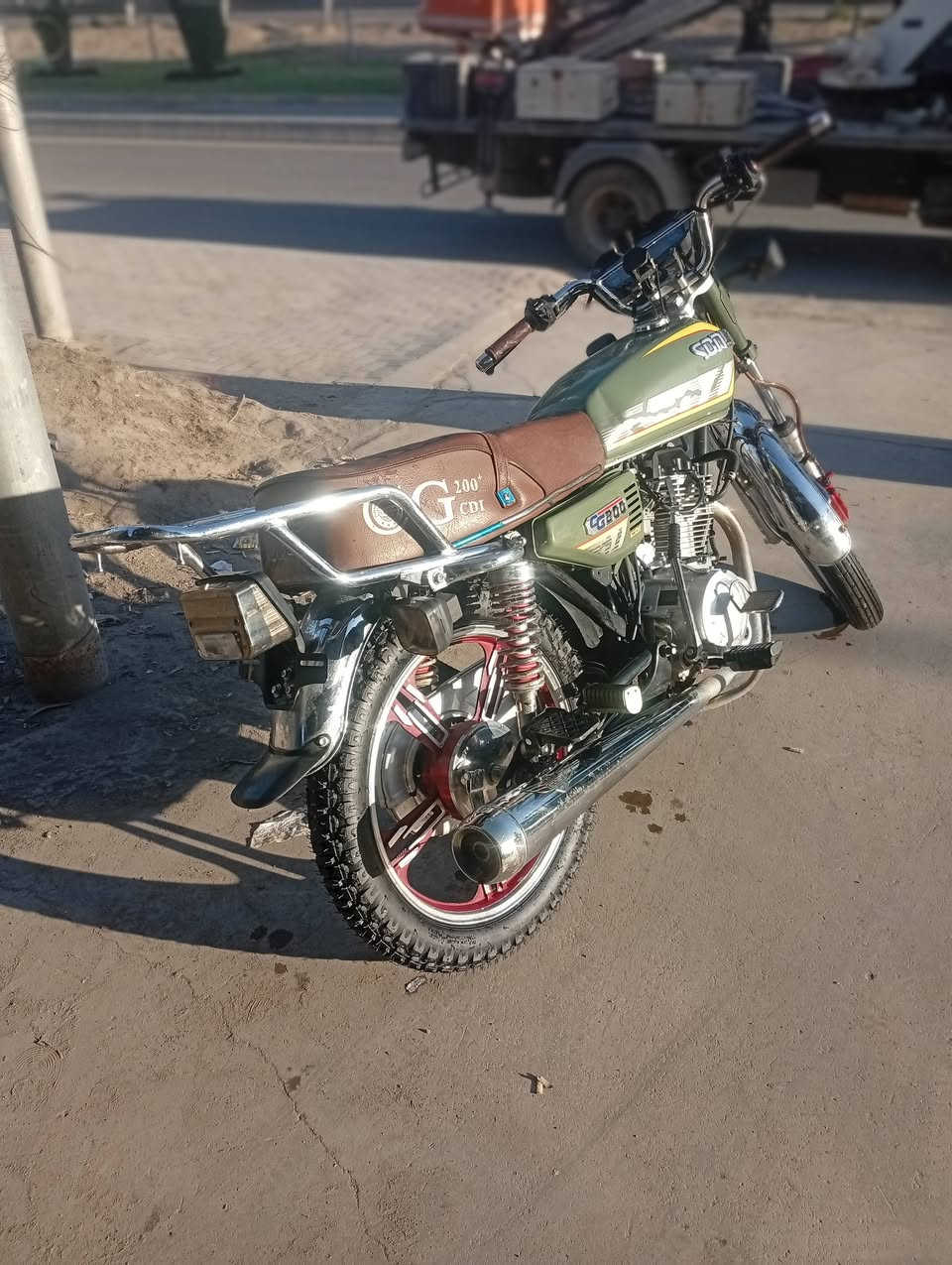 سلام عليكم دراجه سونك موديل 24 دراجه نضيفه ما متعوبه كلشي شغال سلف دشبول اشاير هرون تشغيل عن بعد محرك ما مفتوح كلشي بلادي بيه  وهاي كدامكم بل صوره سعر 650 وبيه مجال بسيط . ***********
