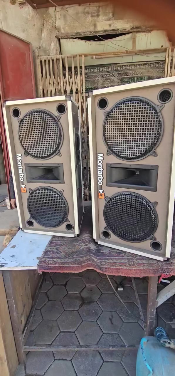 زوج صبات نثية وفحل دي جي بلوتوث فلاش رام اوكس كهرباء فقط لبة ١٢ انج اصلي هندي 
صوت عالي كلش  يرهم قاعات اعراس مواكب جديد بلكارتون 
السعر ٤٠٠ الف قفلة 
بغداد الحرية توصيل موجود
***********
