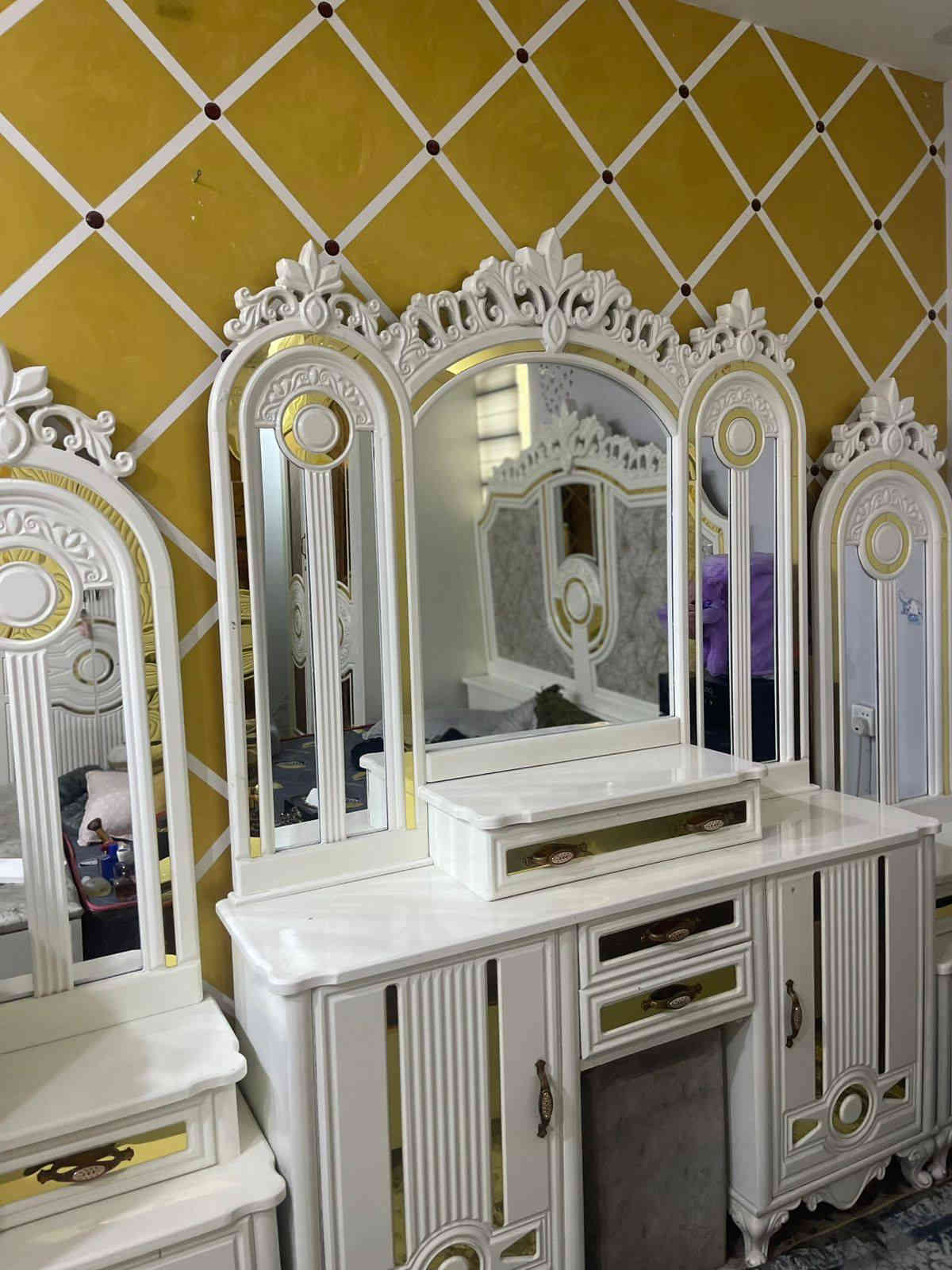 غرفة نوم عراقي للبيع نضيفة كلش
العنوان ام الكبر والغزلان
السعر مليون ونص
الرقم ***********
