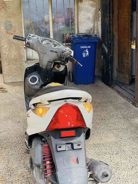 السلام عليكم للبيع ماكس ثعلب 140مكفوله كفاله عامه جيب فيتر وتعال افحص دراجه مال رمبه صارله 40يوم نازله دراجه كله شغاله من طول لطول وكفاله كفرات ختم واحد دراجه جاهزه مال جناي تاخذه وتترحملي الله شاهد سعر (750)مكاني بغداد الجديده الامين الثانيه رقمي (‭٠٧٨٨ ٦٩١ ٩٩٠٥‬)
