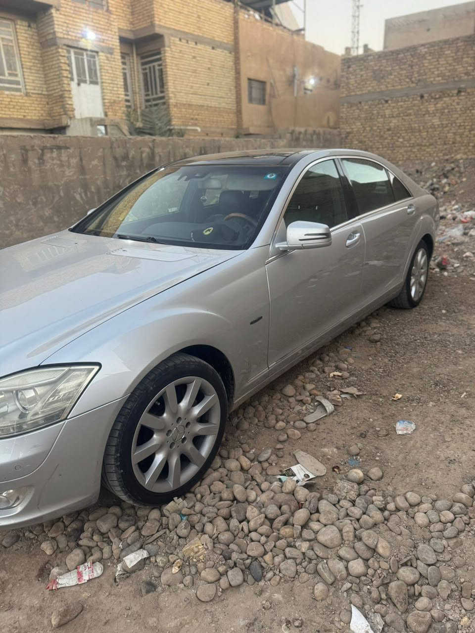 سلام عليكم مارسدس s 350 لارج خليجي كفاله عامه بدون صبغ بدون حادث فقط قبق جنطه مبدل ونفس لون سياره بانوراما كشنات جلد كهرباء حساسات خلفي امامي كامره بلاديه بيبان شفط مري شفط مكينه كير كفاله عليها سيرفس كامل بدون مصرف موديل 2008 ماشيه217 الف عنوان بغداد سبع البور ***********  ***********

