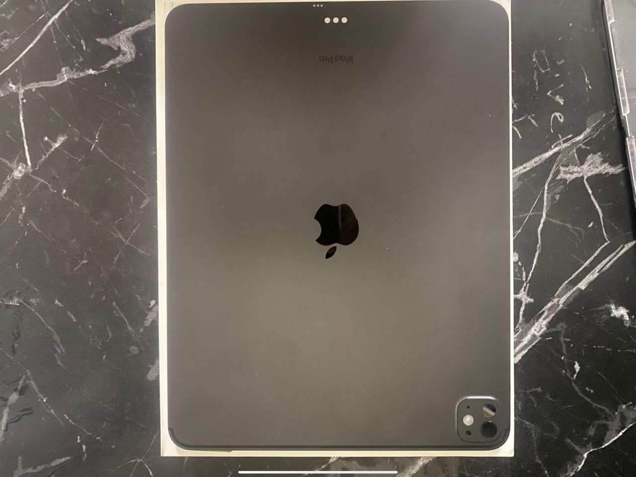 السلام عليكم ايباد برو معالج ال m4 حجم ال ١٣ انج ذاكره ٢٥٦ نظافه فول ١٠٠ بطاريه ٩٤ مشحون ١٧٦ مكاني ديوانيه تواصل *********** سعر مليون و٢٠٠
