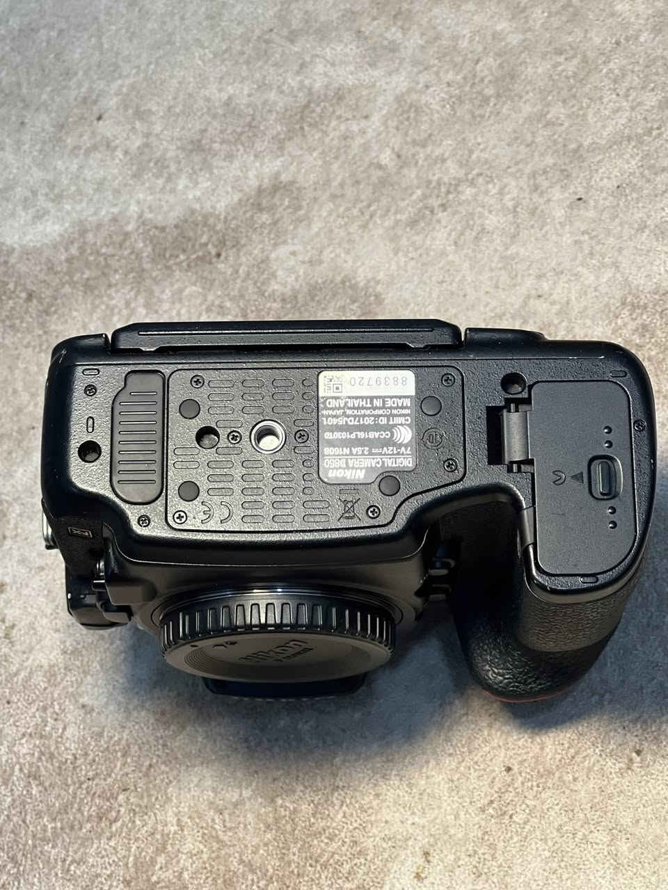 نيكون D850 نصافه 95% استخدام شخصي غراضها كامله  للاستفسار خاص يوجد توصيل ***********
