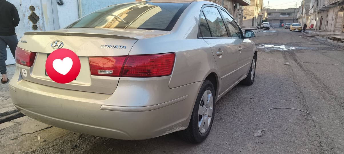 السلام عليكم
سوناتا موديل 2009 امريكي 
بلا ضرر بدون صبغ بدون تبديل اخت كلين 
لون ذهبي رقم نينوى الماني كاربون بانزين شرط تحويل 
محرك ما مفتوح ماشيه 178 مال بيت شرط ما ملعوب بل سياراء مال جناي سعر 140 بيه مجال مكاني موصل كراج الشمال 
تواصل *********** 
***********
