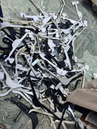 عندي من هاي التعاليك كمية يطلع بيهن شليف كامل ماعرف عددهن هواي 0771518...