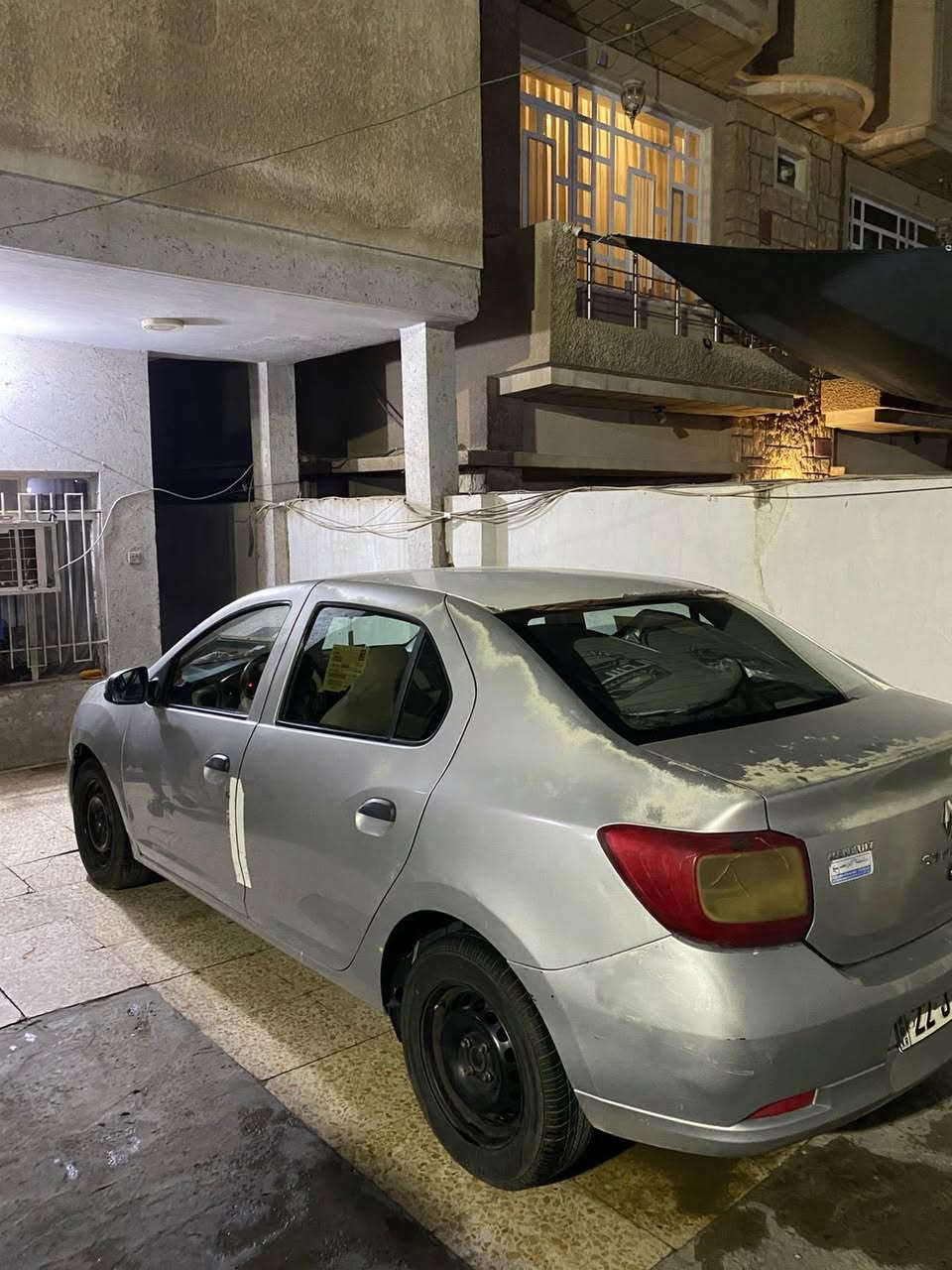 السلام عليكم رينو سينمبول 2016 للبيع 
كير اوتو ماتيك
سياره تدفئه تبريد خير من الله 
صدر جديد 
رقم اربيل جديد هزه العام 
سياره بسمي تحويل ثاني يوم 
سياره بيه طخه خفيفه جاملغ السابق وعكس السائق الخلفي وعوزه بوليش 
مكينه خير من الله اربعه اسلندر 1600
اقتصاديه مكان سياره بغداد الامين الثانيه 
سعر السياره 62 ورقه بيه مجال  
انتصل رقم***********
