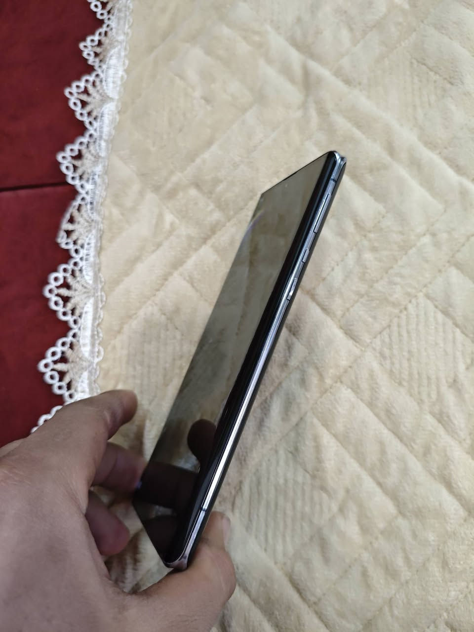 السلام عليكم
جهاز دوكومو  كواست شارب 6
صناعه ياباني  معرب بل كامل 
بطاريه5000 ملي امبير 
معالج  قوي 888
ذاكره  128    الذاكره العشواءيه  12
الشاشه  تدعم  240 هيرتز   
سعر 225  وبي مجال  بصيط  
شاشه من حنيه 
***********
