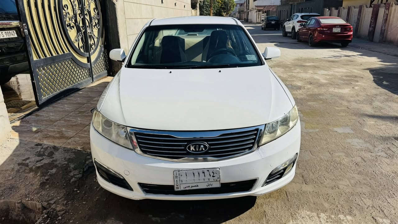 اوبتما خليجي 2009 نضيفه جدا  مكفوله مكينه وكير  وحداديه بيها ضربه من الامام بسيطه ربع البنيد بأسمي السعر 110$ ***********
