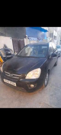 كيا كارنز ٢٠٠٧ خليجي بيهة ٣ قطع صبغ جهة اليمنة بدون دواخل مكينة ٢٤٠٠ ك...