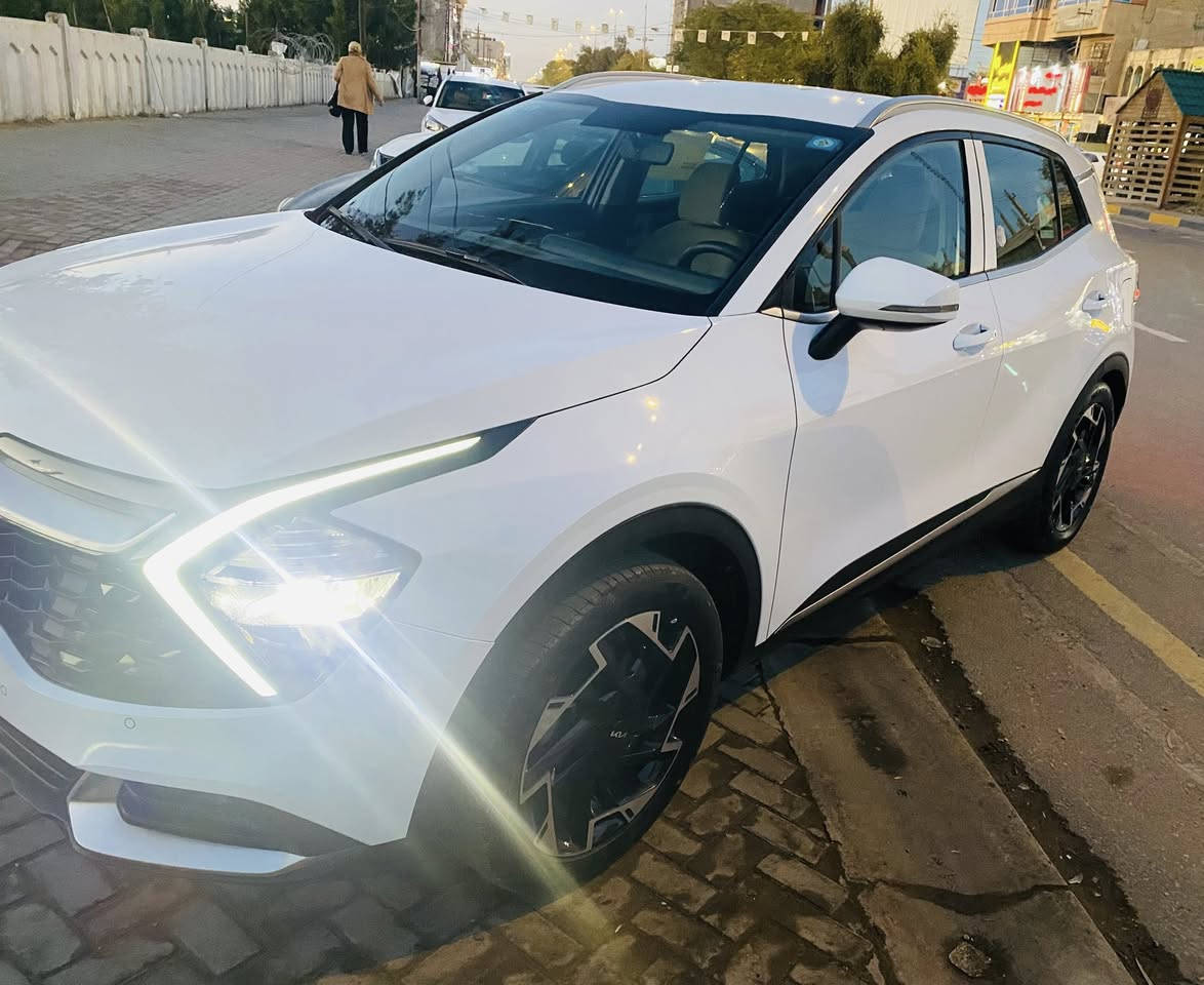 كيا سبورتج خليجيه  2023 ضمان الشركه الدوليه ماشيه ٣٠   رقم بغداد الانكليزي وبأسمي  سياره جديده ومكفوله محرك وگير وگشر 
مواصفاتها نص فول
محرك ٢٠٠٠ دوش
بصمه وتشغيل عن بعد
شاحن تلفون وايرلس
شاشه كبيره نڤگيشن
كامره دواره
حساسات امامي وخلفي
داخل بيجي
ويل كب الحجم الكبير ١٩
السعر  ٢١٥ ورقه
***********
مكان السياره بغداد حي الجامعه
