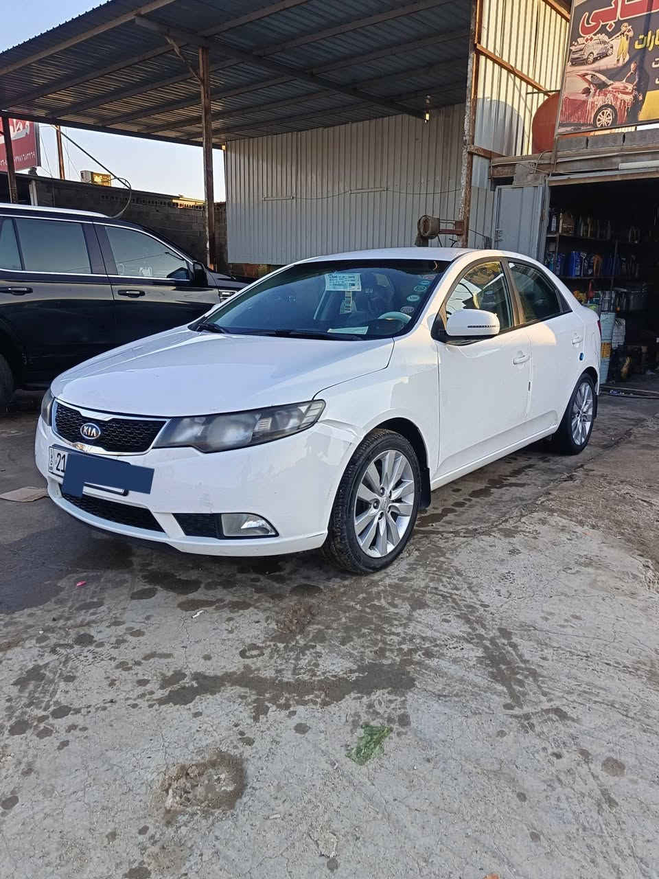 سلام عليكم 
كيا سيراتو للبيع   2011 خليجي محرك 1600 دوش  رقم سليمانية جديد سنوية 28  كير و محرك مكفولات تدفئة تبريد جديد  تخم تاير حداديه جديده صدر جديد السيارة ما بيها اي نقص

 بيها بارد فقط السياره بدون حادث

مواصفاتها 

تحكمات ستيرن 

حساسات خلفية 

اشاير بالمري 

مكانها كربلاء طويريج 

سعر 107بيها مجال قليل 

للاتصال *********** 
واتساب موجود
