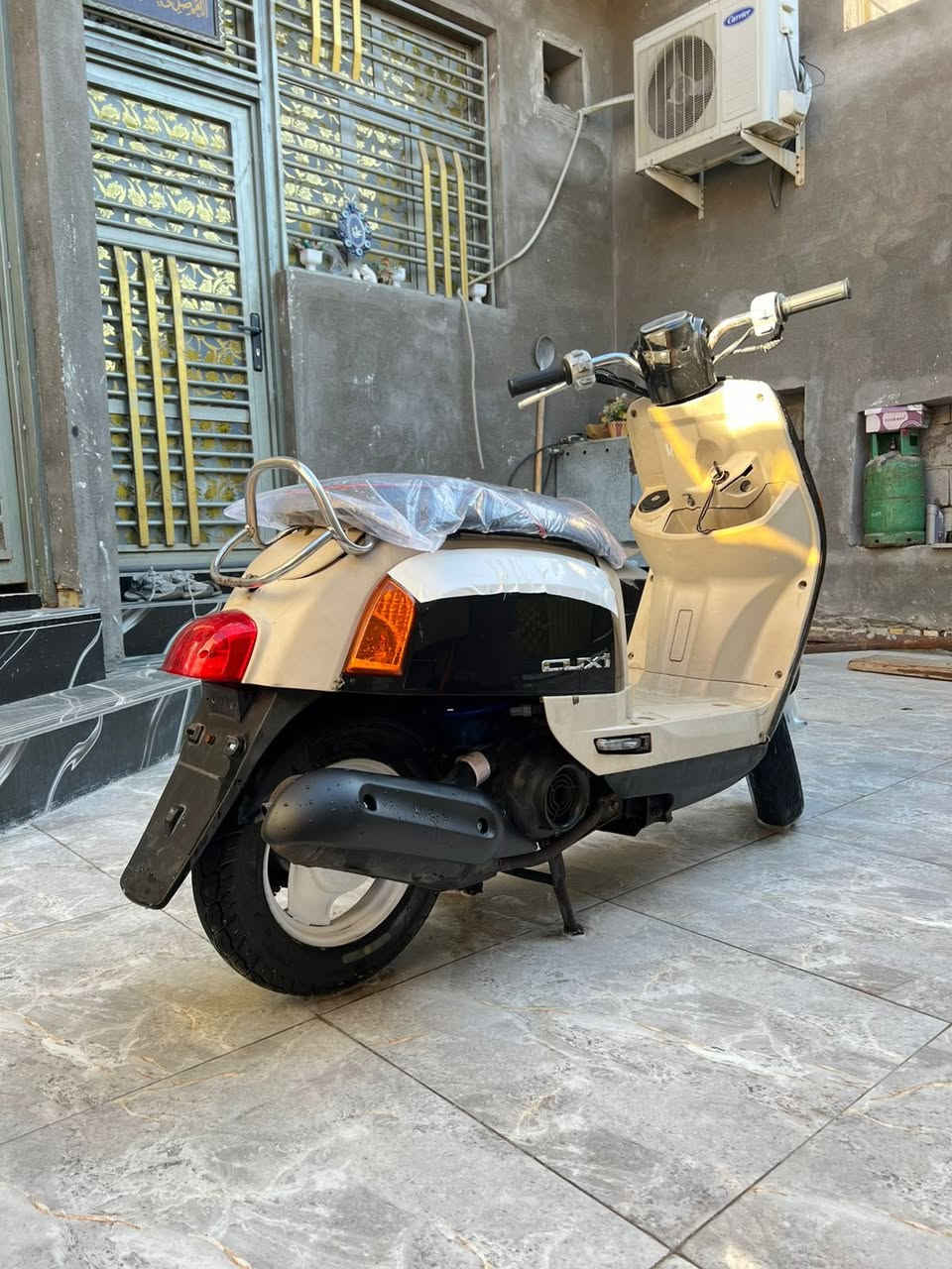 ￼ سلام عليكم شباب ماكس بوليسي للبيع جفت مرة واحدة بس بوشا تخون تاير جديد كهربائي شغالة سلف كانوا بصرة *********** اتصال ما بي ￼ البصرة السعر 600 ￼￼
