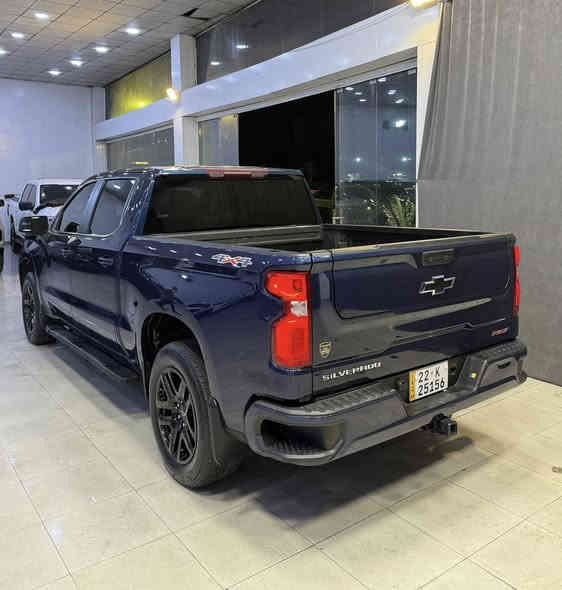 Chevrolet Silverado 
2023 RST
V8 - 5.3L - 4x4

بسمە و شغال
شاشە و کامیرە
لایت لید
کوشین کهرابایی
کوشینات هیتر
سوکان هیتر
رادار
باب طویل
بودی قصیر
ویل 20

23.000 mile
بدون صبغ
سعر 370 ورقە

معرض ( مەدینە ) اربیل شارع ١٠٠م
0750 261 2500
0772 665 1010
