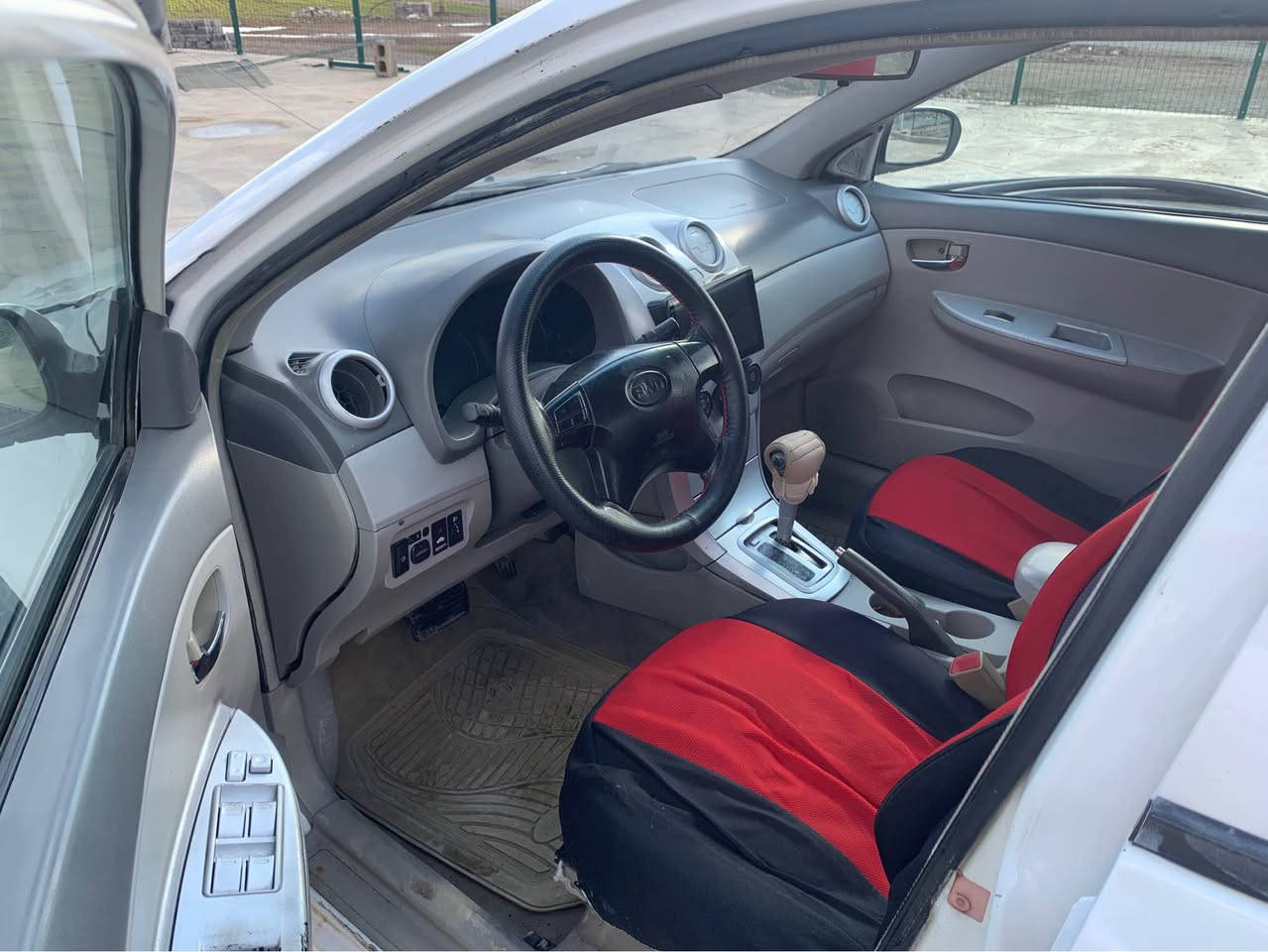 بيواى دى ٢٠١٣
سةنةوى
گير مةكينة بةشةرت.  
سلايد بةسمة بيلادى 
تةبريد لةسةرسويچ 
گيرتؤماتيك.
گيرومةكينةى كامرى لةسةرة
*********** وةتس ئةپ+فايبةر رانية, السليمانية
