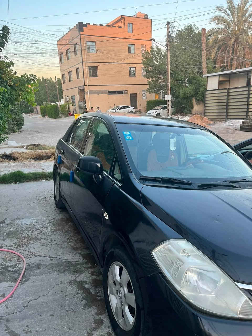 سيارة نيسان تيدة موديلهة2008 رقم ديالى مشروع وطني هزة جديدة كير ومحرك مكفول تبريد شغال الصدر خير من اللّٰه والسيارة كما موضح بالصور سعرهة 60 العنوان العامرية شارع المنضمة ورقم ***********
