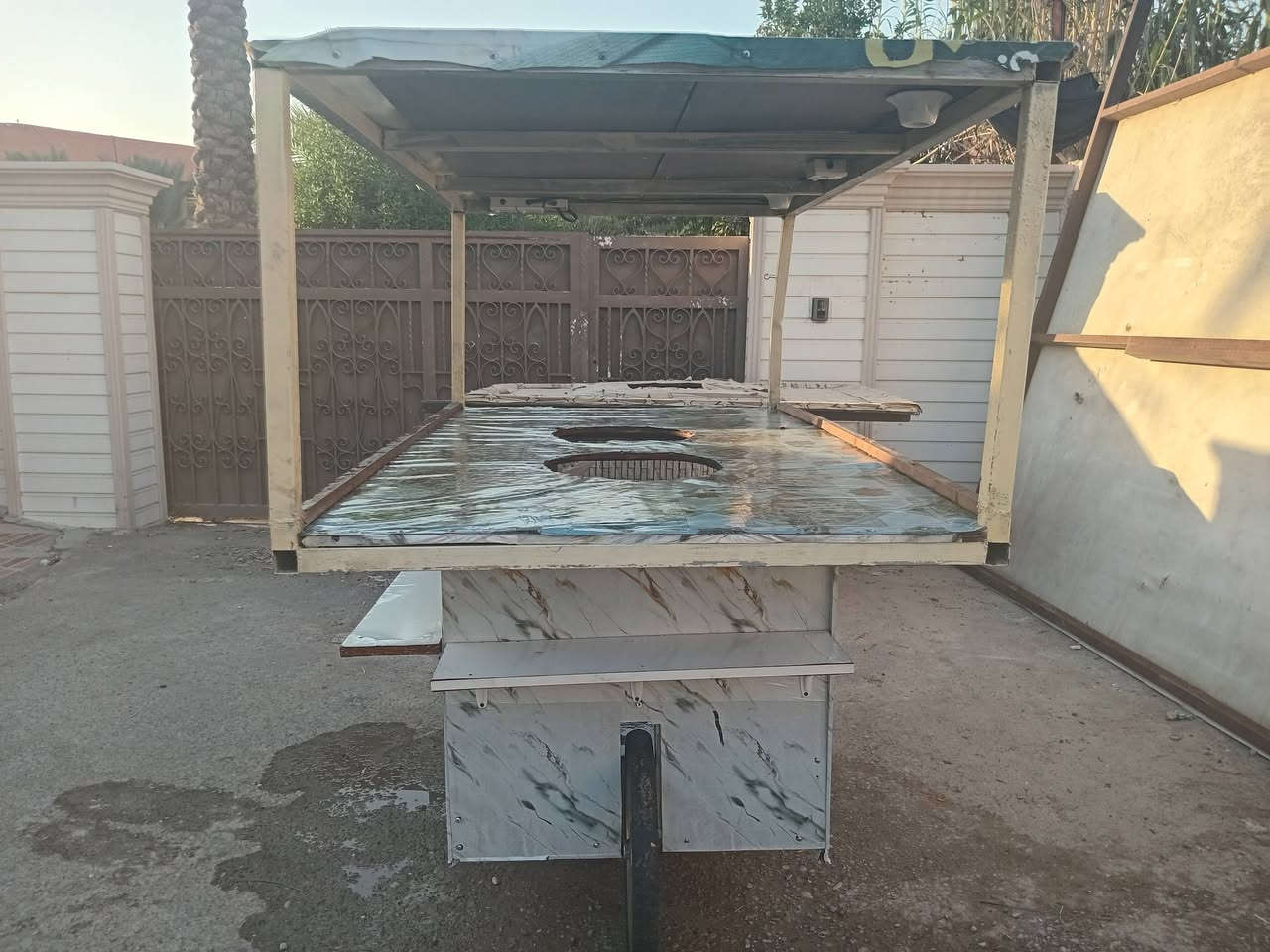 عربانة جديدة وبيهة مكان مال جدرين وياهة بريمزات ٢ وياهة ميز طعام العربان مأسس كهربائية كاملة وبيهة رفوف واني جنت مسويه مطعم متنقل السعر ٣٥٠ وبيهة مجال رقمي ***********
