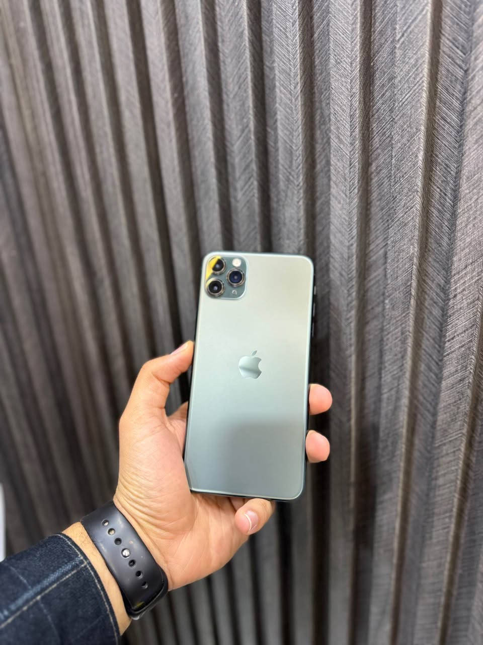 ايفون 11 برو ماكس 
256 
بطارية 🔋 94‎%‎ 
نظافة عاليه 
ضمان 4 ايام 
مكفول وغير خاضع للصيانه والتبديل 
السعر 425 الف 
كربلاء طويريج 
متوفر توصيل + اقساط كربلاء, العراق


**إذا كنت صاحب هذا الإعلان وتريد حذفه لأي سبب، رجاءا أرسل رسالة إلى الدعم الفني**