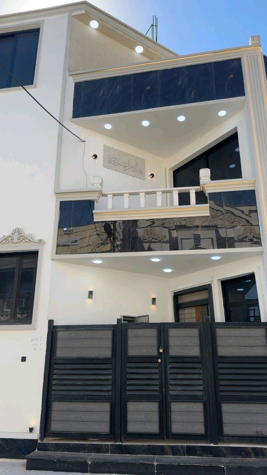 بيت للبيع مساحخ 55 واجهه7,752
الدوره ابو طياره قرب مطعم بيك جكن يتكون من 2غرف نوم استقبال مطبخ 2 حمامات