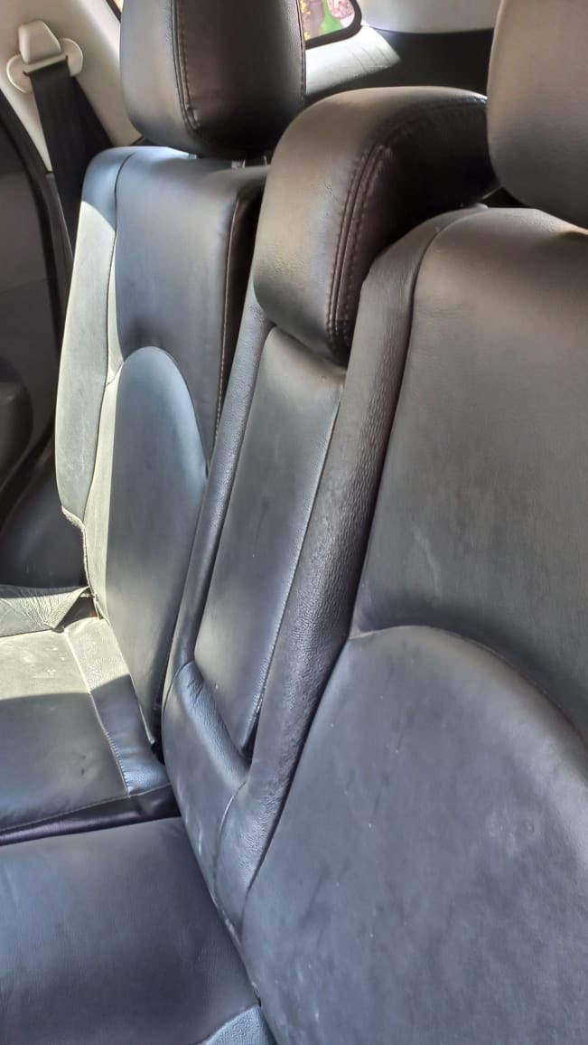 سيارة هيماك ٢٠١٣ رقم بغداد
استعمال شخصي لبنية 

المواصفات:-
اوتماتيك
كرسي كهربائي
كشنات جلد نظيفة 
محرك ٢٠٠٠
تبريد ثلج
فتحه في السقف
ضربه في الدعامية الجهه اليمنى تم تصليحها 

*********** واتساب  ، السعر 68 $ 
سنوية باسمي تحويل ثاني يوم

المكان بغداد الغزالية
