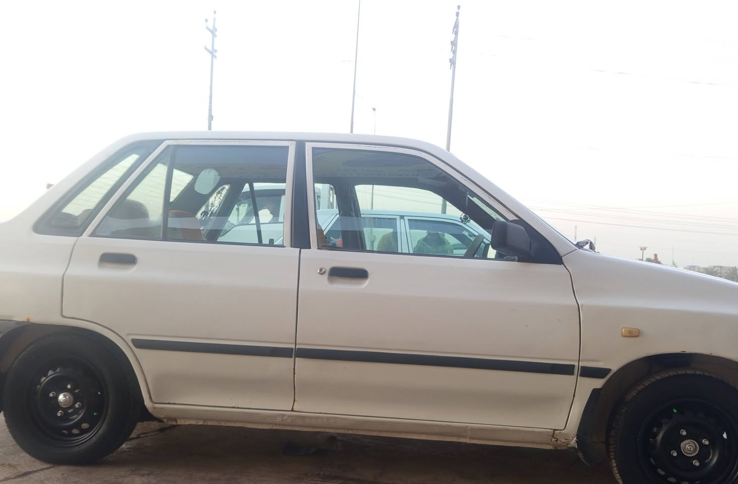 السلام عليكم
سايبه للبيع موديل 2014 سياره مكفوله مجدده سنويه لل30 ورقم انكليزي حدادية جديدة وتخم تايرات جديد الكير مكفول المكينه بيه رنكات السعر 35 وبيه مجال العنوان مركز الديوانية 
***********
