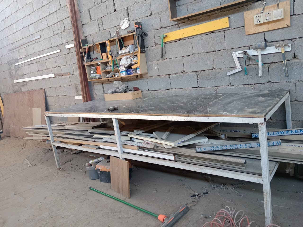 معمل المنيوم متكامل من معواجه اركان وكتر يلمز ومداكر عدد ثنين قياس 3متر جديد وميز تزكا قياس متر في ثلاث امتار العنوان كربلاء حي صناعي سعر خاص *********** رقم الهاتف لتفاوض.
