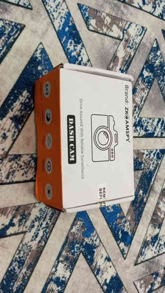 السلام عليكم 

داش كام
 تصوير داخلي وخارجي 
دقه HD 1080P
كيبل طويل 
تشتغل على الجداحه
الكاميرا ما مشتغله جديده 
السعر /20 ألف بدون توصل 
مع التوصيل/ 25 ألف 

واتس آب/***********
