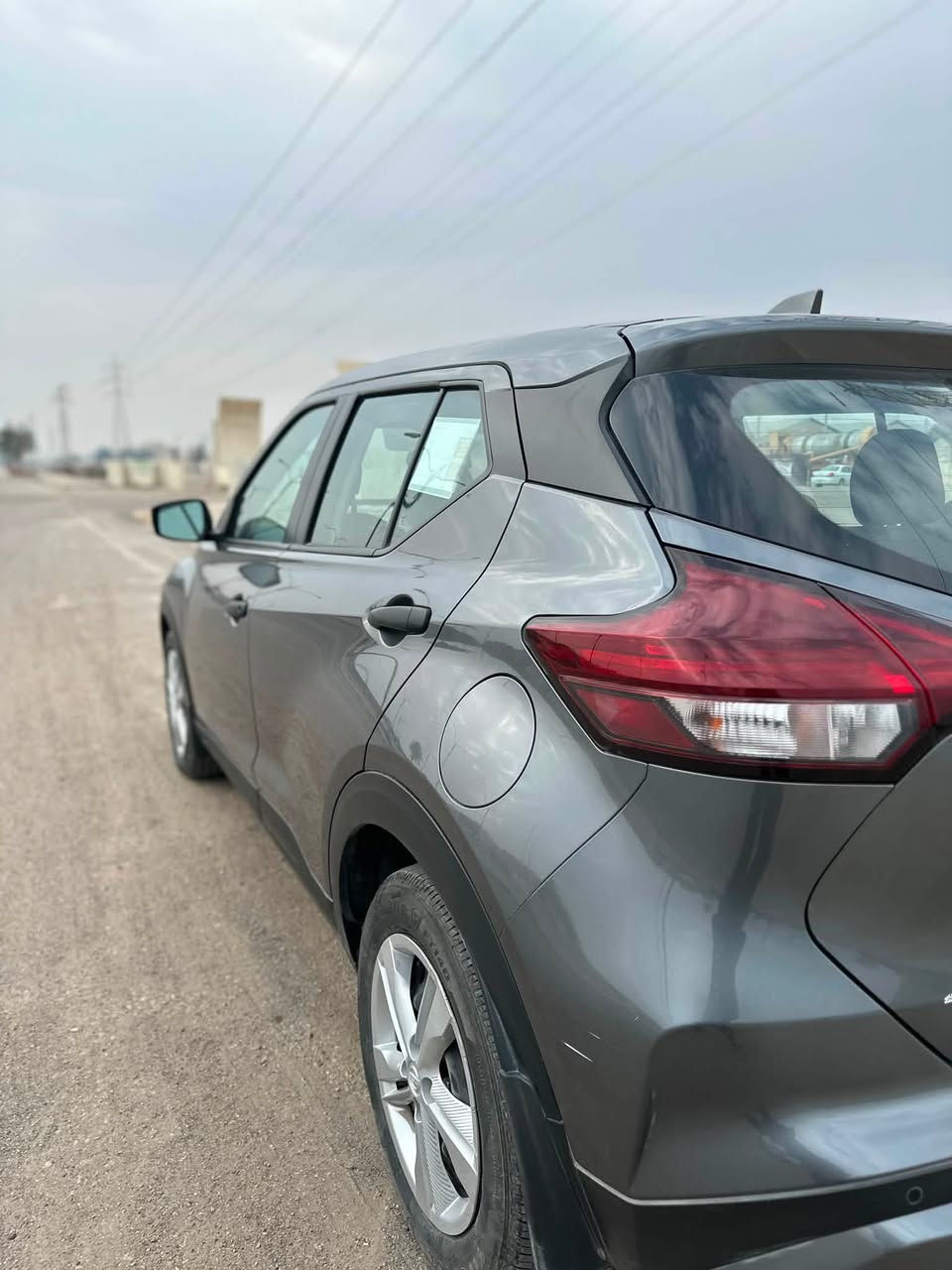 *تحية طيبة*

للبيع نيسان كيكس. 

موديل 2024. 

مواصفات S

رقم الشاصي 3N1CP5BV6RL552197

محرك 1600 اربعة سلندر. 

المواصفات SV

دخول ذكي. 

بصمة تشغيل وتشغيل عن بعد. 

رادار امامي و رادارات جوانب. 

حساسات خلفية وتوقف ذاتي. 

كاميرا خلفية وتحديد مسار. 

فول تحكم استيرن. 

نقطة عمياء. 

ومواصفات اخرى كثيرة. 

الضرر. 

بارد بسيط بالبنيد . 

السيارة بدون صبغ* كل قطع السيارة ابلادي وايضا ً لايتات السيارة ابلادي. صور الحادث مرفقة في الاعلان. 

يوجد تقرير يتكون من 16 صورة للحادث بامريكا

السيارة رقمها صلاح الدين باسمي  

السيارة سيارة بيت استخدام قليل 

مكان السيارة في محافظة صلاح الدين / تكريت 

السعر 153 قابل للتفاوض 

للاستفسار اكثر عن السيارة يرجى على الرقم 

***********

***********
