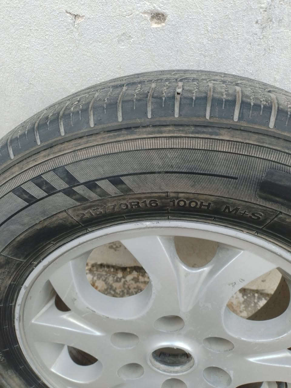 تاير استاركس للبيع ديالى شهربان ***********
