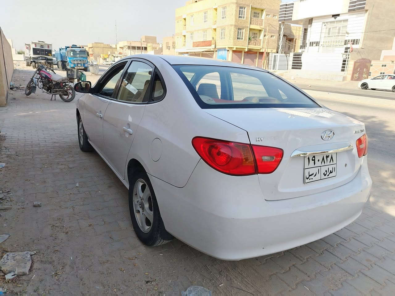 سلام عليكم سياره النترا ٢٠١١ بيها قطعتين باب السائق والحاملغ الامامي جه السائق حداديه جديده السعر ١٠٣   رقم الموبايل ***********
