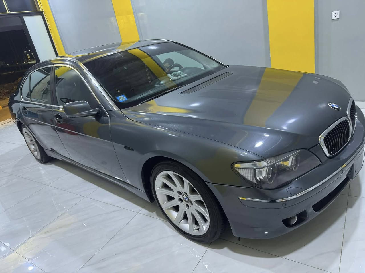 السلام عليكم
للبيع بي ام باخرة 745Li 
موديل 2002 اصل محدثه 2008 عليها صاروخ كامل 40
بأسمي وتحويل مباشر رقم بغداد 

بصمة 
سلايت روف 
محرك V8 سلندر
سايد بريك بصمة
حساس امامي 
حساس خلفي 
باب شفط كهرباء
جنطة شفط كهرباء
 10 ايرباك
كشنات الامامي كهرباء وخزن هيتر تبريد تدفئه 
 و تجوات الامامية كهرباء
 بردات كهرباء عدد 5
تليفون  
ثلاجة امامية 
تحكم ستيرن صفحتين
تبريد قطعتين خلفي وامامي 
منظومة زنون ناصي 
كير اوتماتيك + عادي + sport
ويل حجم 19تخم تاير قبل اسبوع شديته 
داخل السيارة جلد اسود

السعر : 125


**إذا كنت صاحب هذا الإعلان وتريد حذفه لأي سبب، رجاءا أرسل رسالة إلى الدعم الفني**