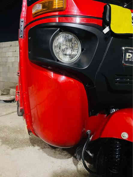 السلام علكيم تكتك 2022 رقم وسنويه بسمي 
دوشمه وسفريات ومسجل وناره داخليه تكتك جديده وحلوه محرك وكفول اكسل مكفول مكانه بغداد المعامل 
*********** بغداد
