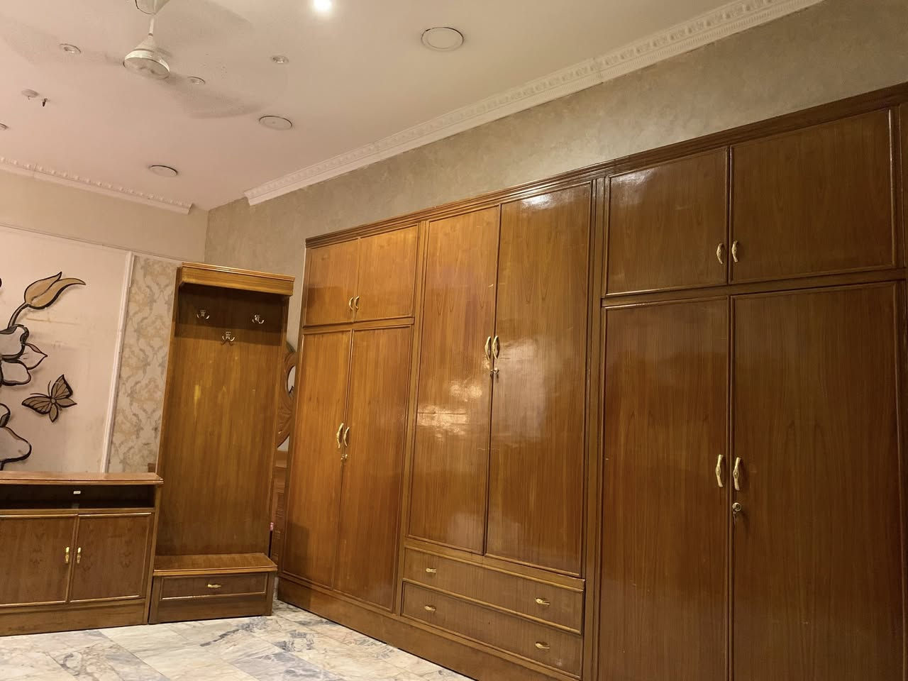 اترخص من مدير العزيز الغرفه سته  ملحق   5 ملم فصلته تفصال عل ايدي الضهر جرجوبه داخل وخارج صاج  نضافتهه 100‎%‎ اي ضرار ماكو استعمال سنه واحده السبب البيع انتقال الى البيت السعر الغرفه 700  رقم هاتف *********** بغداد الغرفه بحقيقه بعد احله واضخم صعدو منشور بكلمه يالله ❤️❤️ مكلفه بالنشر اتصال عل رقم فقط ++++كنتور بابين فصلته ب 300 اريد ابيعه 150 صالي شهر من اخذته
