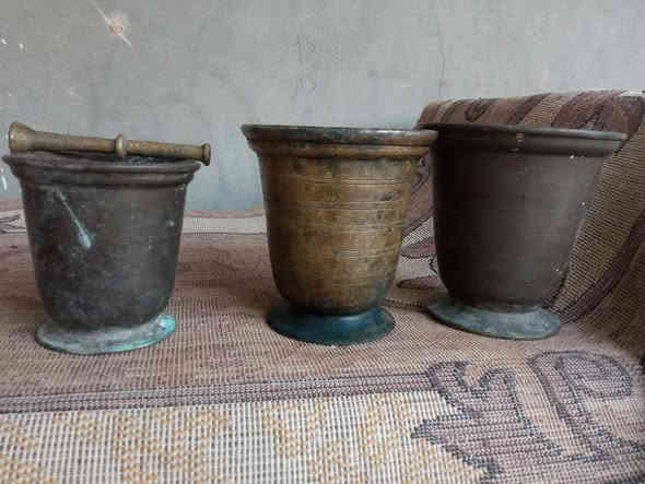 سلام عليكم هاونات العدد 3 للبيع القياس 28 27 24  الهاونات الاكبار ما بيهن يده السعر قفل 200 الاتصال ***********
