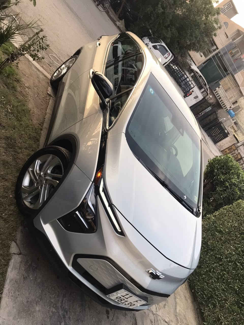 السلام عليكم
شوفروليت بولت 2023 EV

رقم بغداد

كهرباء بالكامل تقطع بالشحنة 500 إلى 540 كليو

ماشية 18 ألف بدون اي نقص جاهزة من كل شي

سعرها 12500 $ وبيها مجال بسيط

نصف البنيد ونصف الجاملغ صبغ

مكانها بغداد / الشعب ***********
