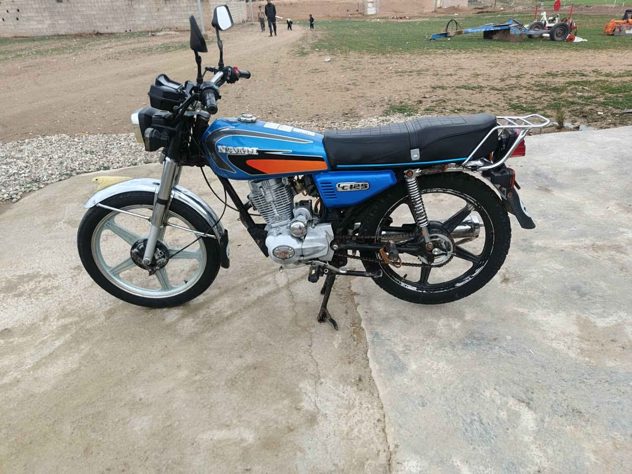 سلام عليكم ماطور للبيع خمسه كير 400وبي مجال خاص مامتواجد خابر وتدلل المكان جبارة  ***********
