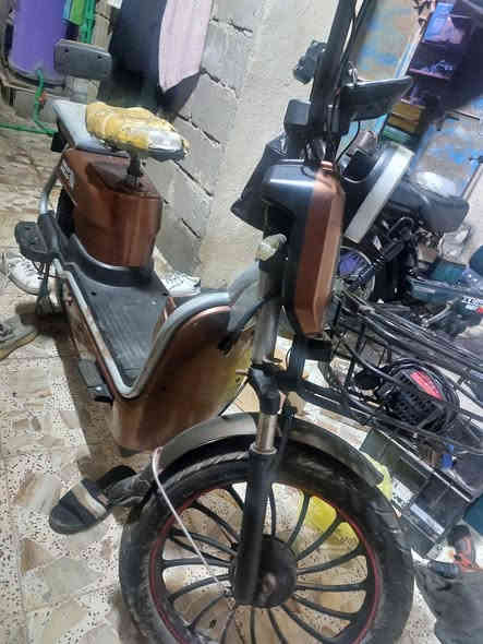 السلام عليكم
للبيع ب ١٠٠ شغاله بس بطاريات نص عمر+ تمشي ٣ كيلو تطفه
مكاني بصره حيانيه
رقم هاتف ***********
