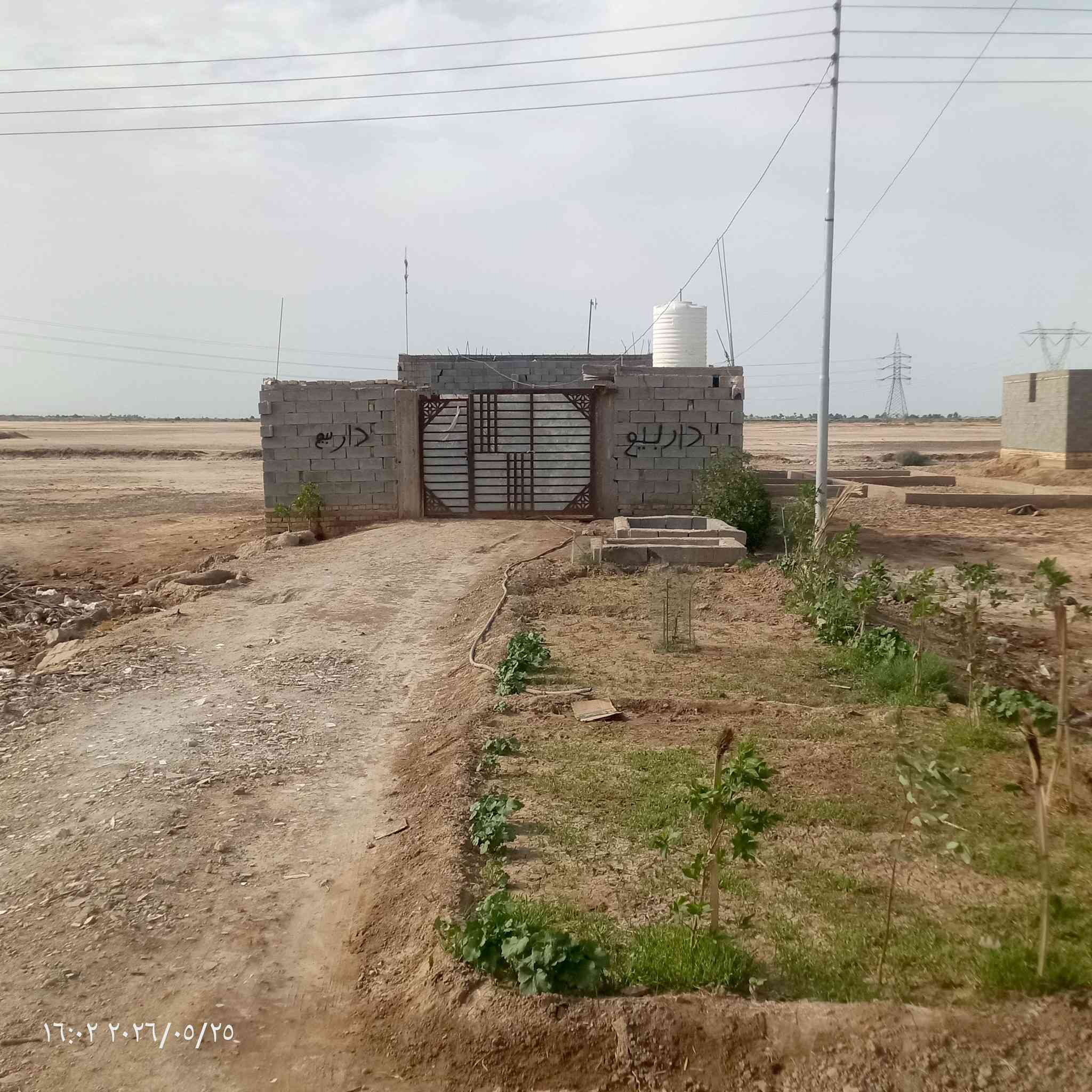 سلام عليكم بيت للبيع زراعي عن طريق ابو الماش وجه شارع مساحه 200 ماي كهرباء اكو‏‪***********‬‏
